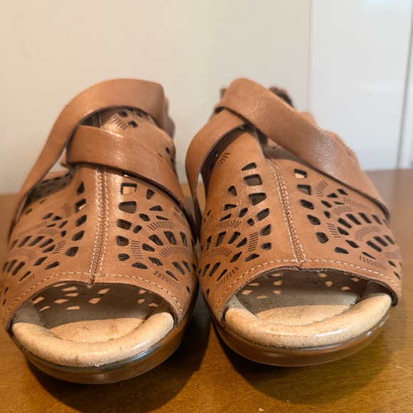 EARTH Leather Cutout Slingback Boho Sandals Wooden Heel size 9 - Picture 9 of 10